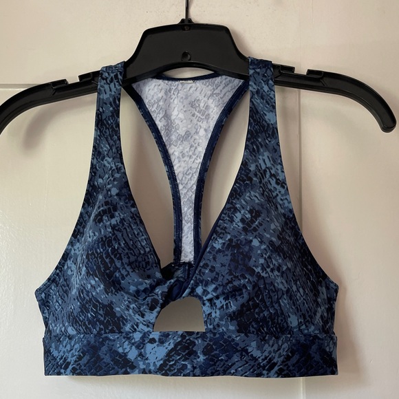 Victoria’s Secret PINK Ultimate sports bra Blue Snakeskin Print  size m - Picture 1 of 5